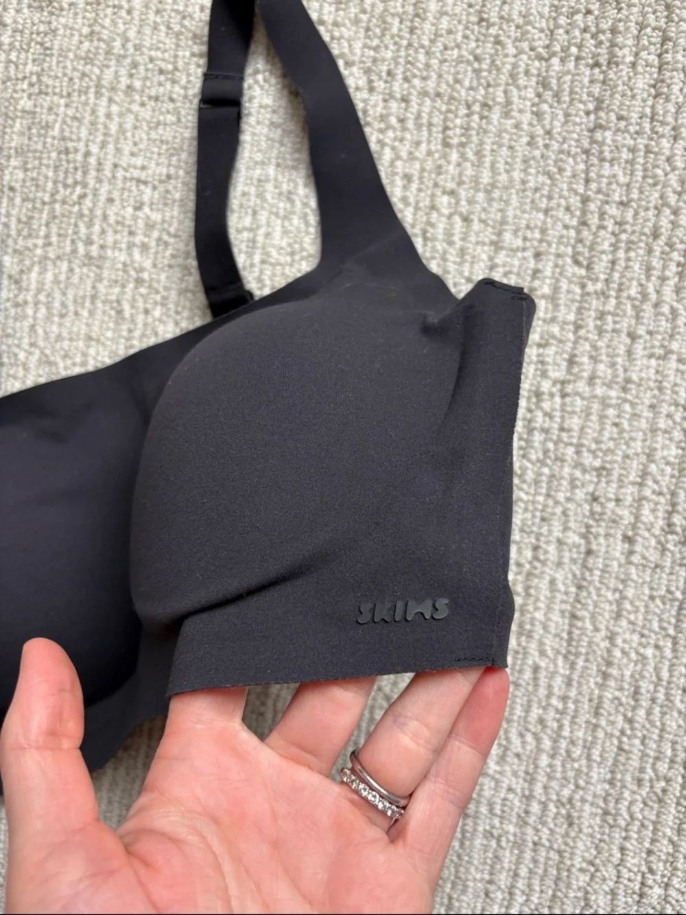 Skims Scoop Bralette - Picture 5 of 7